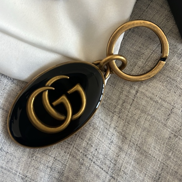 🆕💯% Auth Gucci Black Enamel Key Ring GG - Picture 2 of 4
